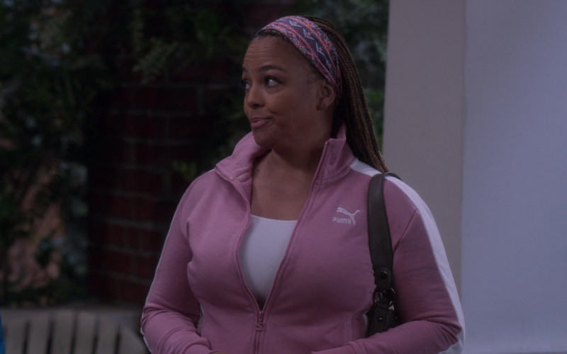 Puma Pink Track Jacket of Kim Fields as Regina in The Upshaws S01E10 The Backslide (2)