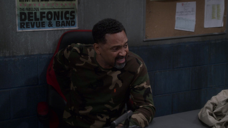 Ralph Lauren Camo Sweater of Mike Epps as Bennie in The Upshaws S01E07 Yard Sale (1)