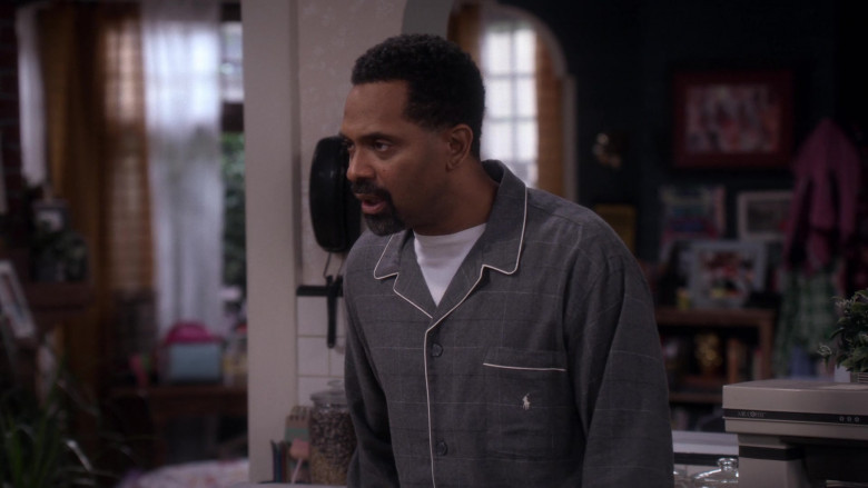 Ralph Lauren Pajamas of Mike Epps as Bennie in The Upshaws S01E10 TV Show 2021 (2)