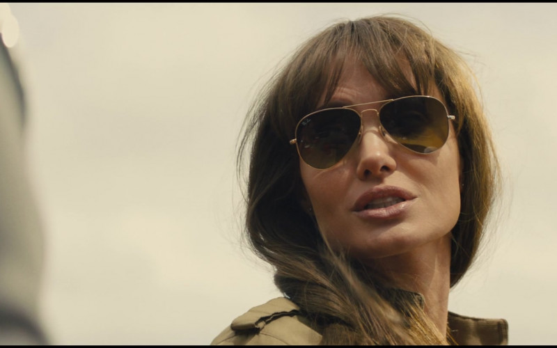Ray-Ban Aviator Women's Sunglasses of Angelina Jolie as Hannah Faber in Those Who Wish Me Dead (2)