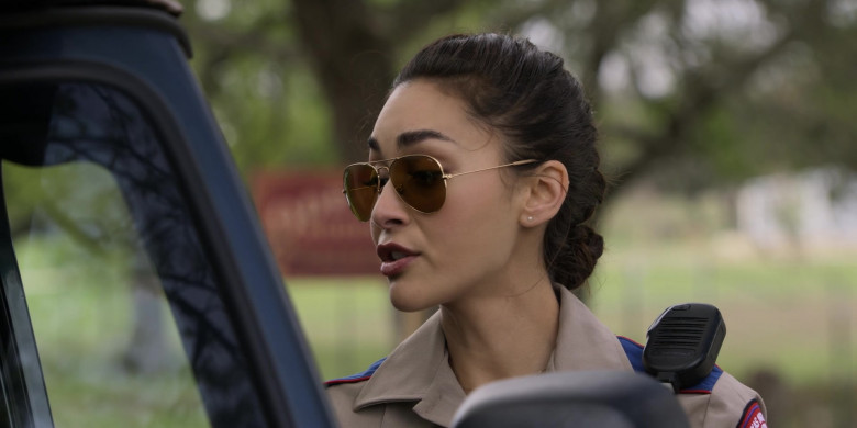Ray-Ban Women's Aviator Sunglasses of Lindsey Morgan as Micki Ramirez in Walker S01E12 A Tale of Two Families (2021)