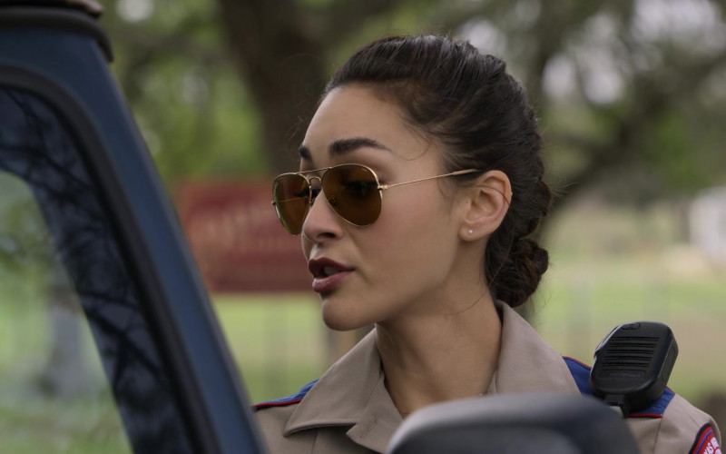 Ray-Ban Women's Aviator Sunglasses of Lindsey Morgan as Micki Ramirez in Walker S01E12 A Tale of Two Families (2021)