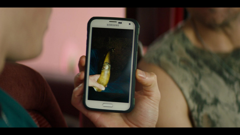 Samsung Galaxy White Smartphone of Ray Nicholson as Ray Hall in Panic S01E04 Escape (2021)