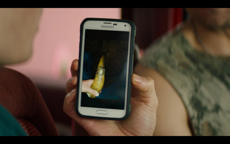 Samsung Galaxy White Smartphone of Ray Nicholson as Ray Hall in Panic S01E04 Escape (2021)