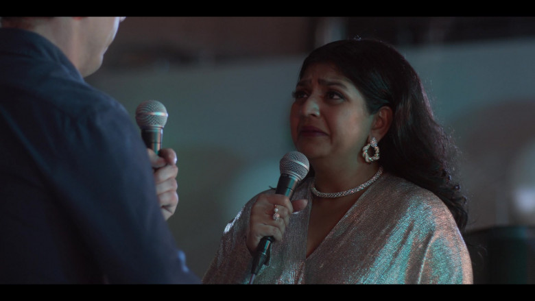 Shure Microphone of Punam Patel as Kim Laghari in Special S02E03 That’s The Way The Boys Are (2021)