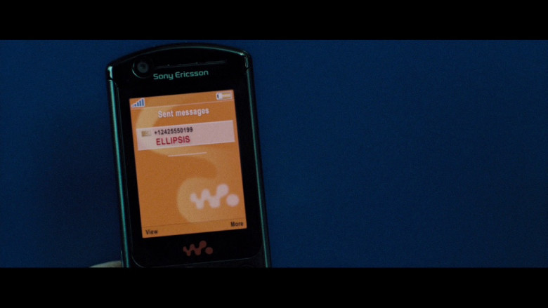 Sony Ericsson Walkman mobile phone in Casino Royale (2006)