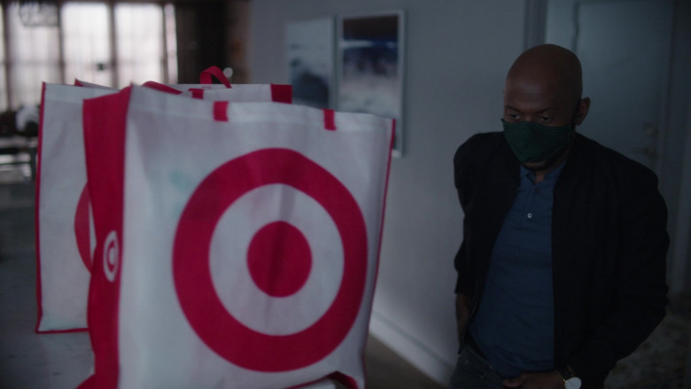 Target Store Bags in A Million Little Things S03E14 United Front (2)
