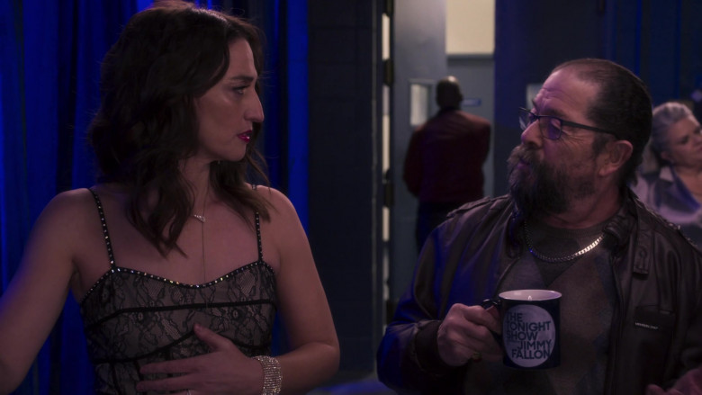 The Tonight Show Starring Jimmy Fallon Mug in Girls5eva S01E02 D'wasg (2021)