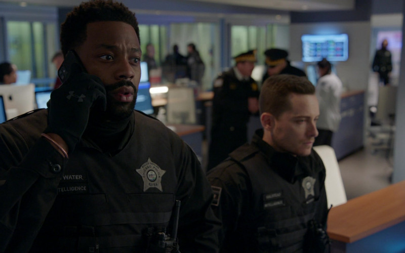 Under Armour Gloves Worn by LaRoyce Hawkins as Kevin Atwater in Chicago P.D. S08E16 (1)
