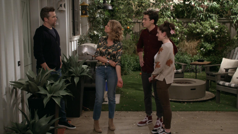 Vans Sneakers of Joey Bragg as Freddie Raines in Call Your Mother S01E13 Jean There Done That (2)