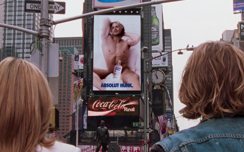 Absolut Vodka, Coca-Cola, Heineken, LG in Sex and the City S06E06 Hop, Skip, and a Week (2003)