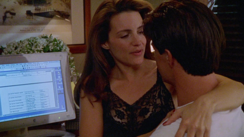 Apple Computer Monitor Used by Kyle MacLachlan as Trey MacDougal in Sex and the City S03E13 Escape from New York 2000 (2)