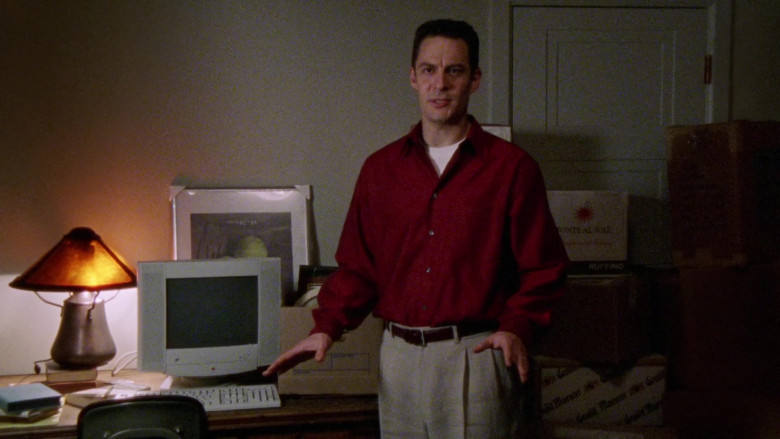 Apple Computer Monitor in Sex and the City S01E03 Bay of Married Pigs (1998)