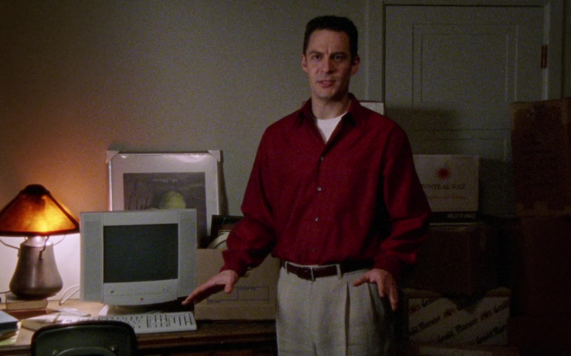 Apple Computer Monitor in Sex and the City S01E03 Bay of Married Pigs (1998)