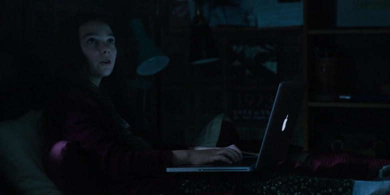 Apple MacBook Laptop Used by Brooklynn Prince as Hilde Lisko in Home Before Dark S02E02 (1)