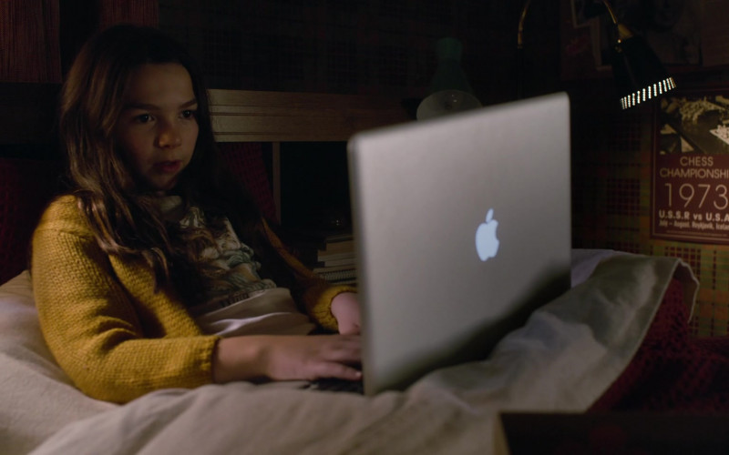 Apple MacBook Laptop Used by Brooklynn Prince as Hilde Lisko in Home Before Dark S02E02 (4)