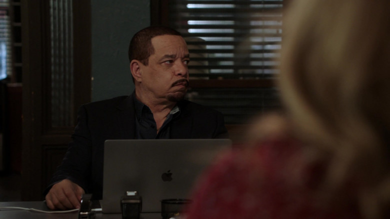 Apple MacBook Laptop Used by Ice-T as Odafin Tutuola in Law & Order Special Victims Unit S22E16 Wolves in Sheep’s Clothing (1)