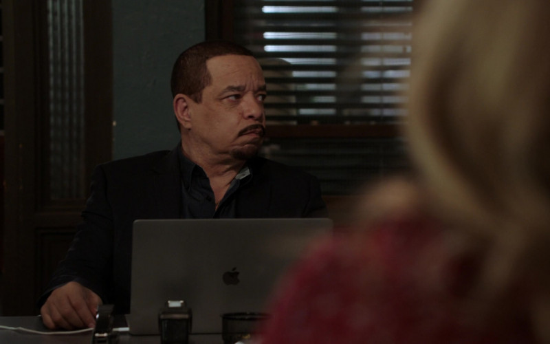 Apple MacBook Laptop Used by Ice-T as Odafin Tutuola in Law & Order Special Victims Unit S22E16 Wolves in Sheep's Clothing (1)