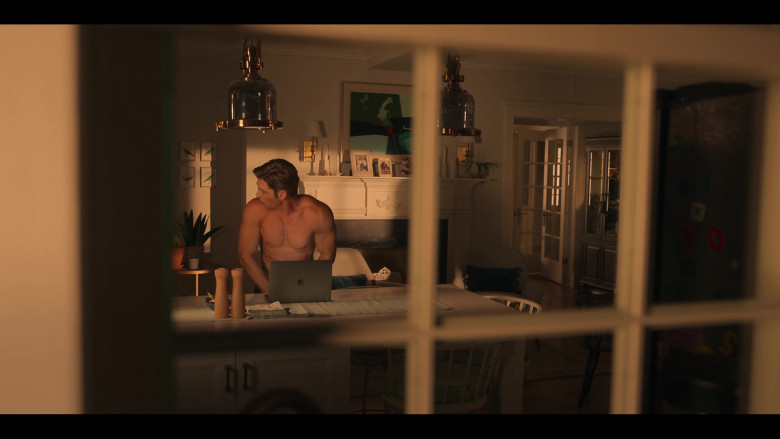 Apple MacBook Laptop Used by Mike Vogel as Cooper Connelly in Sex Life S01E03 Empire State of Mind (2021)