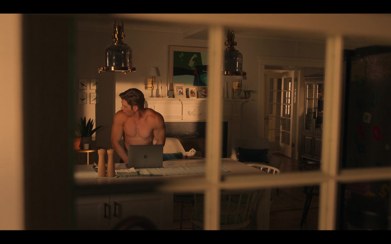 Apple MacBook Laptop Used by Mike Vogel as Cooper Connelly in Sex Life S01E03 Empire State of Mind (2021)