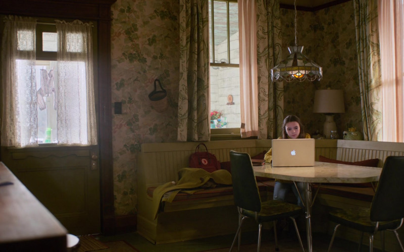 Apple MacBook Laptop of Brooklynn Prince as Hilde Lisko in Home Before Dark S02E01 Not Giving Up (2021)