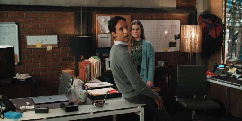 Apple MacBook Laptop of Danny Pudi as Brad Bakshi, head of monetization in Mythic Quest S02E09 TBD (2021)