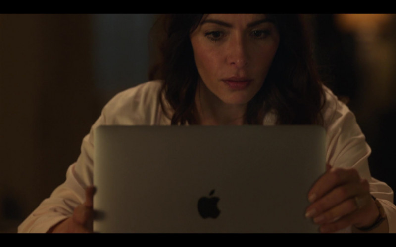 Apple MacBook Pro Laptop Used by Sarah Shahi as Billie Connelly in Sex Life S01E08 This Must Be the Place (1)