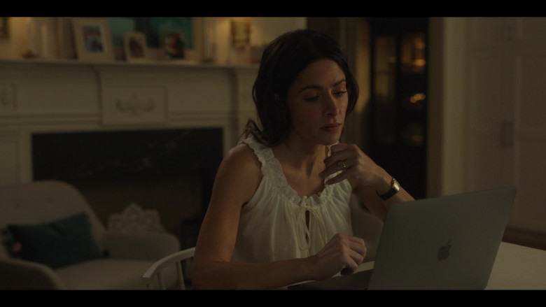 Apple MacBook Pro Laptop Used by Sarah Shahi as Billie Connelly in Sex Life S01E08 This Must Be the Place (3)