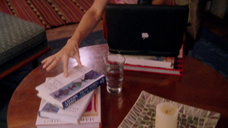 Apple Macintosh Powerbook Laptop in Sex and the City S02E15 Shortcomings (1999)
