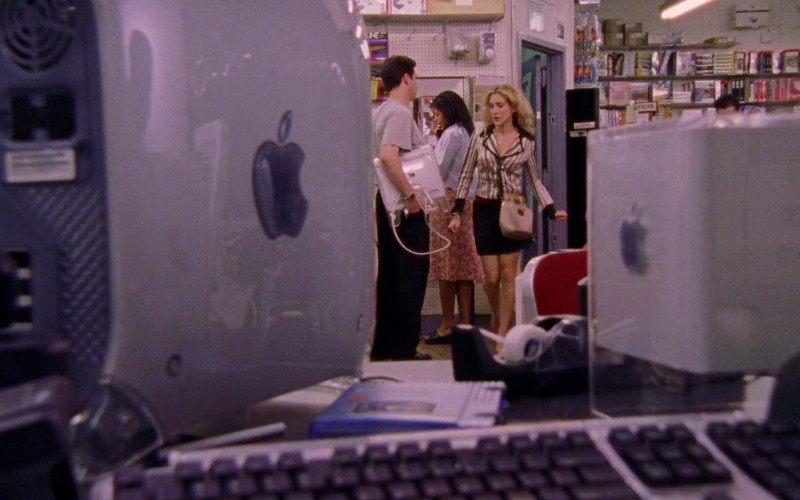Apple Power Mac Computer in Sex and the City S04E08 My Motherboard, My Self (2001)