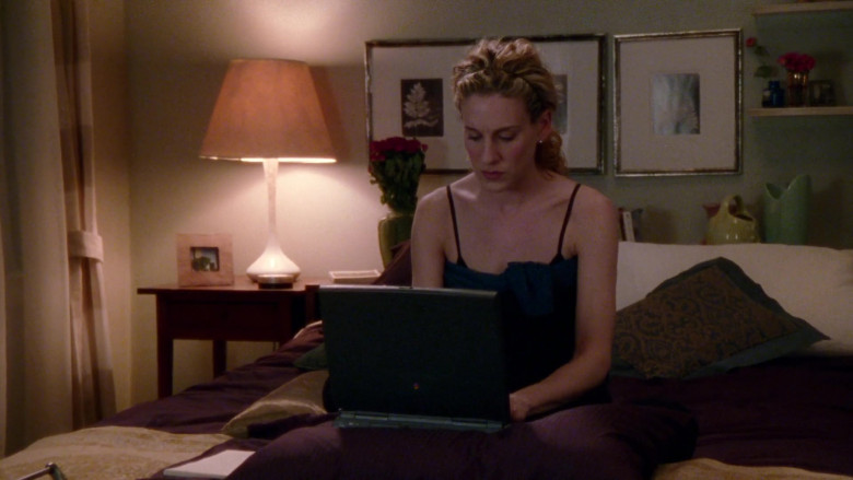 Apple PowerBook Black Laptop Used by Sarah Jessica Parker as Carrie Bradshaw in Sex and the City S01E03 Bay of Married P