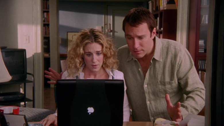 Apple PowerBook G3 Laptop Used by Sarah Jessica Parker as Carrie Bradshaw in Sex and the City S04E08 TV Show 2001 (3)