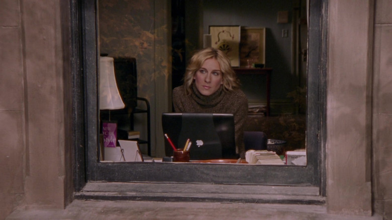 Apple PowerBook G3 Laptop Used by Sarah Jessica Parker as Carrie Bradshaw in Sex and the City S04E18 TV Show 2002 (5)