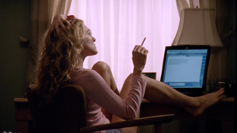Apple PowerBook G3 Laptop of Sarah Jessica Parker as Carrie Bradshaw in Sex and the City S04E04 TV Show 2001 (1)