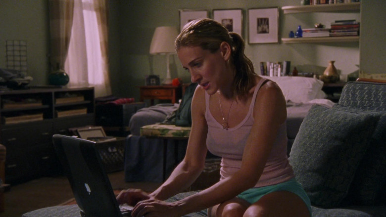 Apple PowerBook G3 Laptop of Sarah Jessica Parker as Carrie Bradshaw in Sex and the City S04E15 Change of a Dress (2002)