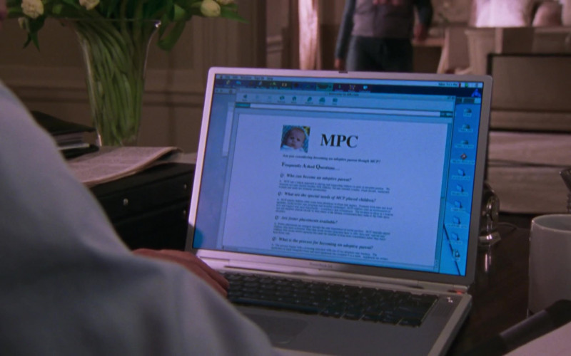 Apple PowerBook G4 Laptop Used by Evan Handler as Harry Goldenblatt in Sex and the City S06E16 Out of the Frying Pan (2004)