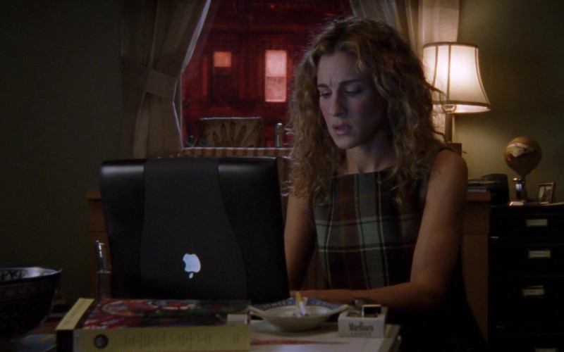 Apple PowerBook Laptop and Marlboro Light Cigarettes of Sarah Jessica Parker as Carrie Bradshaw in Sex and the City S04E02 The Real Me (2001)