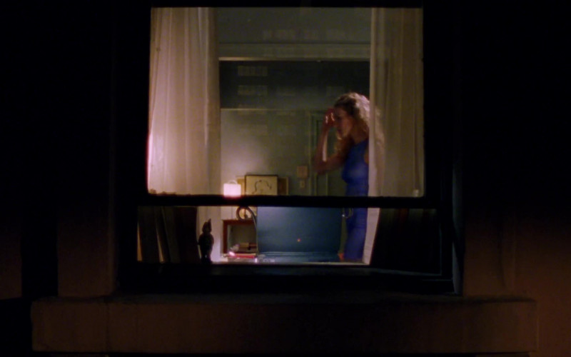 Apple PowerBook Laptop in Sex and the City S01E07 The Monogamists (1998)