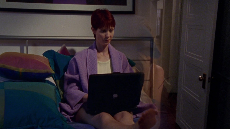 Apple PowerBook Laptop of Cynthia Nixon as Miranda Hobbes in Sex and the City S02E07 The Chicken Dance (1999)