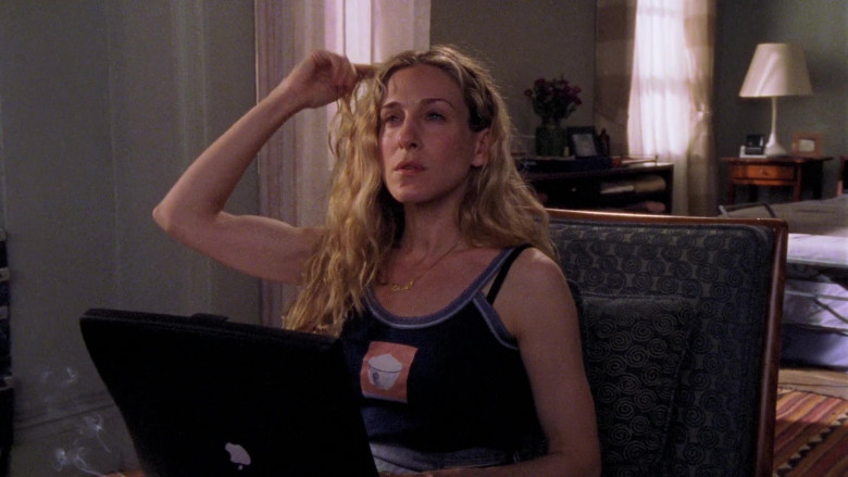 Apple PowerBook Laptop of Sarah Jessica Parker as Carrie Bradshaw in Sex and the City S02E08 The Man, The Myth, The Viagra 1999 (2)