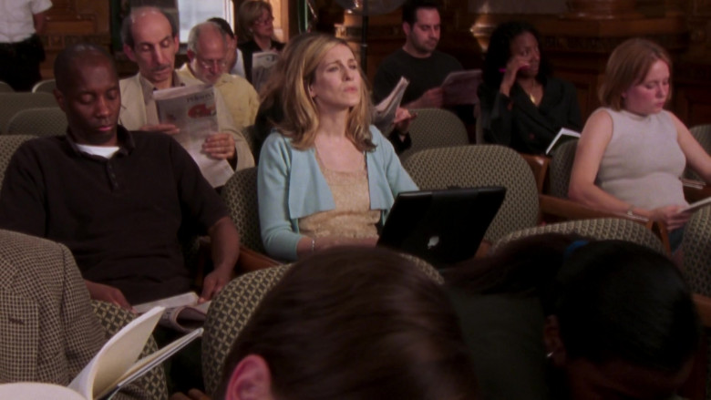 Apple PowerBook Laptop of Sarah Jessica Parker as Carrie Bradshaw in Sex and the City S06E06 Hop, Skip, and a Week (2003)