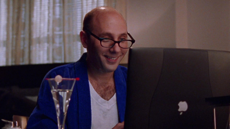 Apple PowerBook Laptop of Willie Garson as Stanford Blatch in Sex and the City S02E12 TV Show 1999 (3)