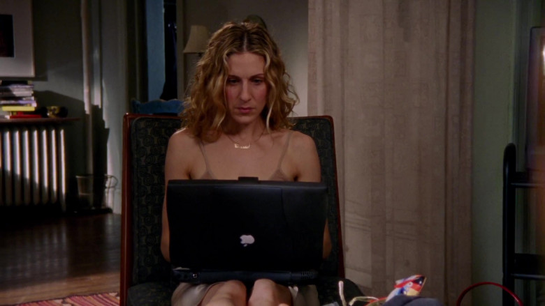 Apple Powerbook Laptop Used by Sarah Jessica Parker as Carrie Bradshaw in Sex and the City S02E02 The Awful Truth (1999)