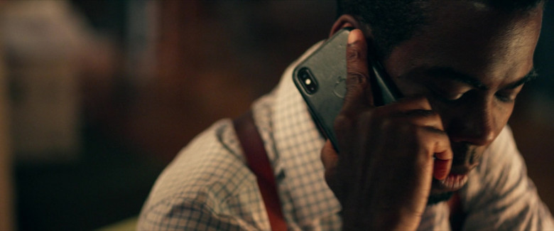 Apple iPhone Smartphone of Chris Rock as Det. Ezekiel ‘Zeke’ Banks in Spiral (2021)