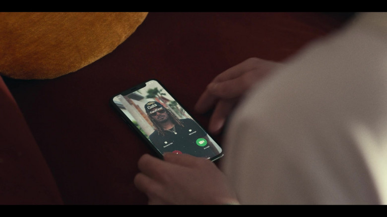 Apple iPhone and Facetime App in Dave S02E03 The Observer (2021)