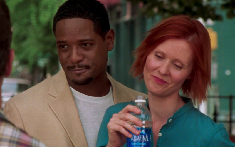 Aquafina Water Bottle of Cynthia Nixon as Miranda Hobbes in Sex and the City S06E11 TV Show 2003 (1)