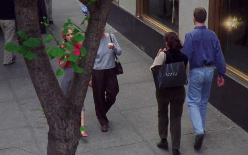 Barneys New York Store Black Paper Bag in Sex and the City S01E12 Oh Come All Ye Faithful (1998)