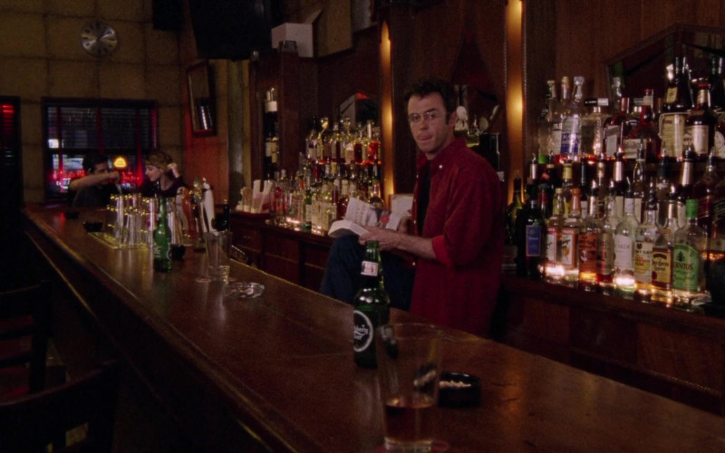Carlsberg Beer Bottle in Sex and the City S02E08 The Man, The Myth, The Viagra (1999)