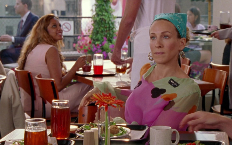 Chanel Blouse Worn by Sarah Jessica Parker as Carrie Bradshaw in Sex and the City S03E15 TV Show (1)