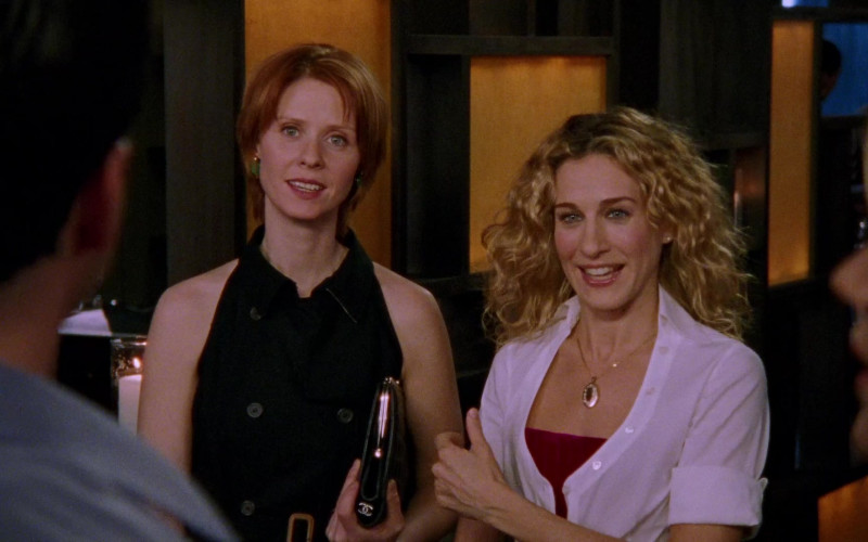 Chanel Clutch Bag of Cynthia Nixon as Miranda Hobbes in Sex and the City S04E01 The Agony and the ‘Ex'-tacy (2001)